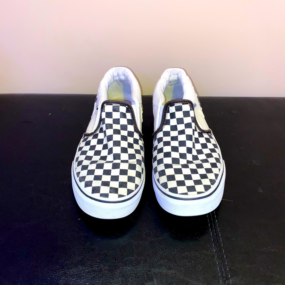 EUC Black and Cream Vans Youth Size 7/Women’s 8.5.